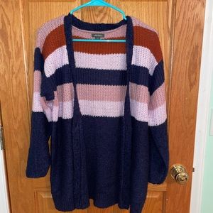 ✨3 for 30✨ Stripped sweater